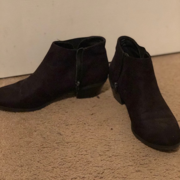 Black heal shoes - Picture 2 of 4